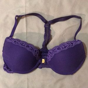 Front clasp underwire with lace detail